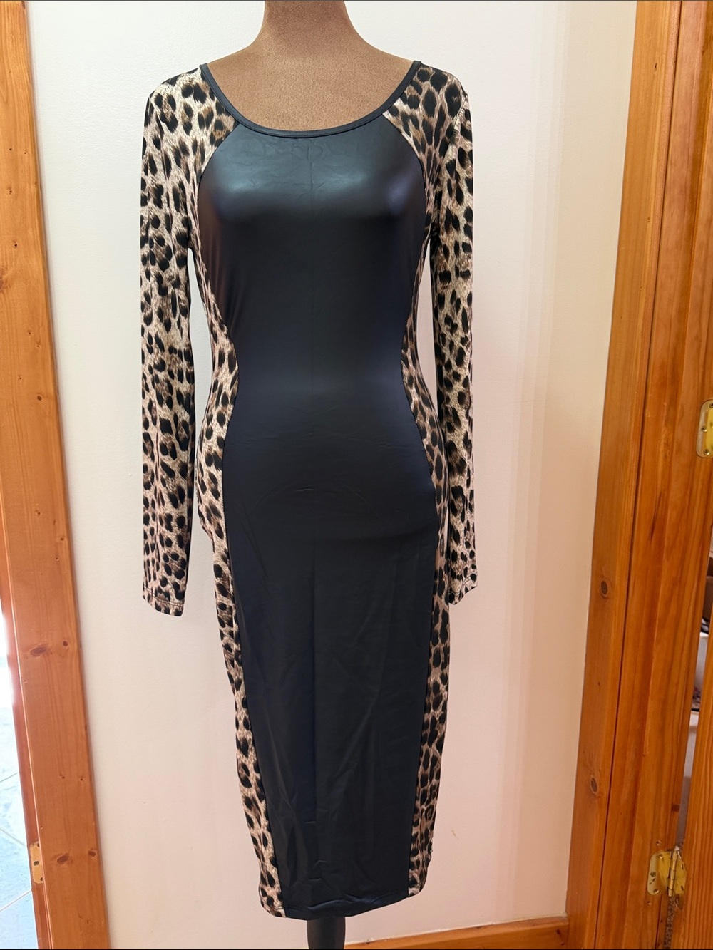 Symphony Black & Leopard Long Sleeve Bodycon Dress Size Med Runs Size Small NWOT